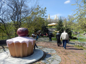 Streetart-Skulptur "Der große Backtournier"