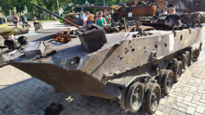 sowjetischer-amphibischer-Schuetzenpanzer-BMD-2